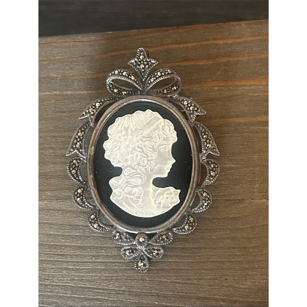 Vintage 925 Sterling Silver Marcasite Cameo Brooch Pendant